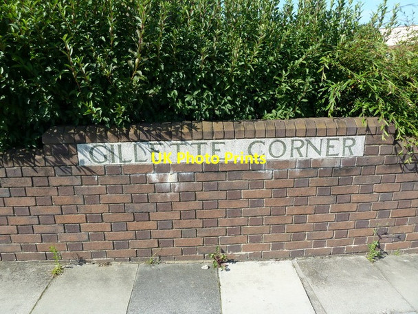 Photo 6"x4" Gillette Corner Brentford c2012
