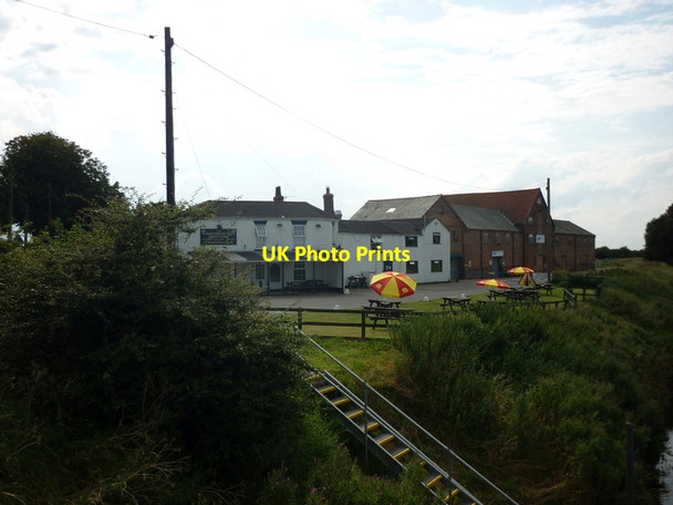 Photo 6"x4" The Wheatsheaf Inn, Hubberts Bridge Hubbert's Bridge c2012