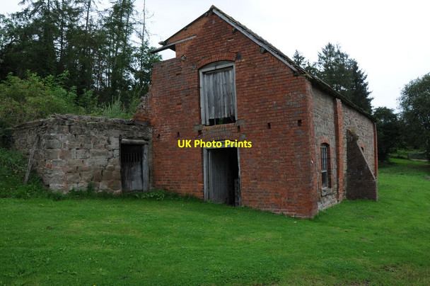 Photo 6"x4" Old farm building, Ham Farm Berrow Green c2012