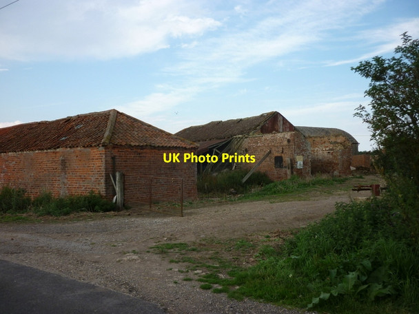 Photo 6"x4" Farm buildings on North Forty Foot Bank Chapel Hill\/TF2054 c2012