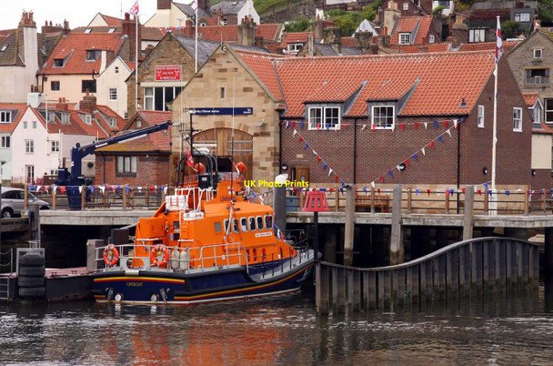 Photo 6"x4" Whitby Lifeboat Station and Lifeboat Whitby\/NZ8910 c2012