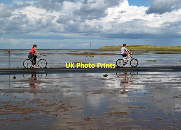 Photo 6"x4" Cyclists on Lindisfarne Causeway Beal\/NU0642 c2012