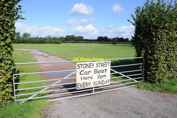 Photo 6"x4" Stoney Street Car Boot Sale Madley c2012