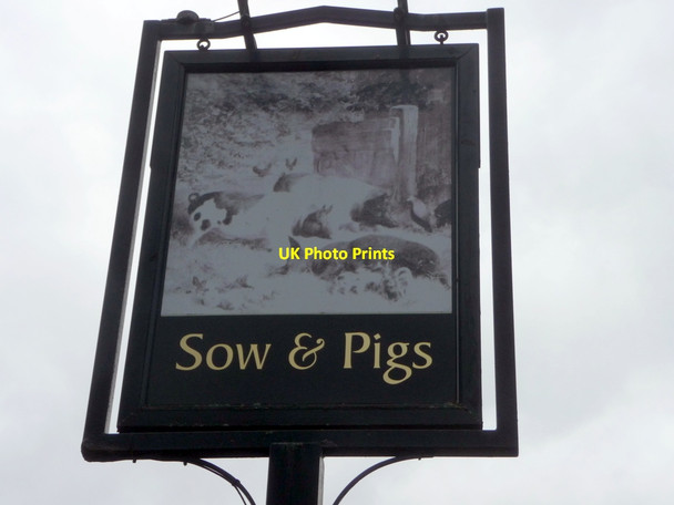Photo 6"x4" Sow and Pigs Public House, Thundridge, Hertfordshire Ware\/TL3614 c2012