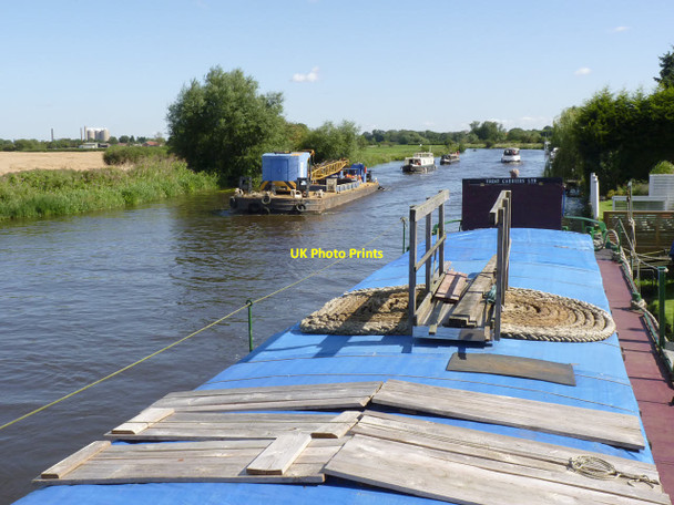 Photo 6"x4" Busy on the River Trent  Newark-on-Trent c2012