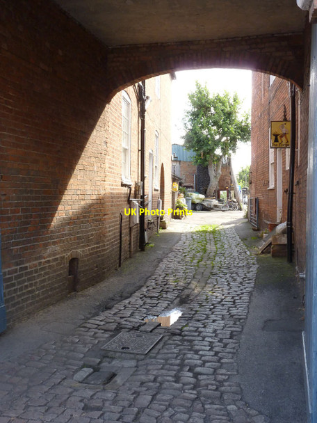 Photo 6"x4" Carriage drive, 69\/71 Millgate  Newark-on-Trent c2012