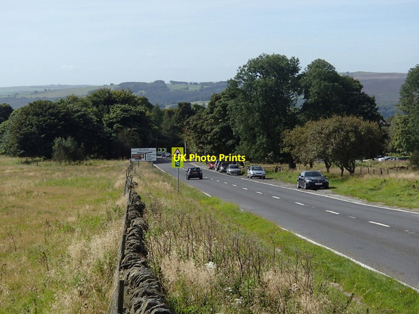 Photo 6"x4" A6187 above the Fox House Inn Hathersage Booths c2012