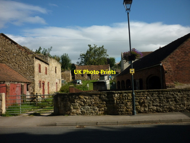 Photo 6"x4" Farm building on Estcourt Road, Darrington Darrington c2012
