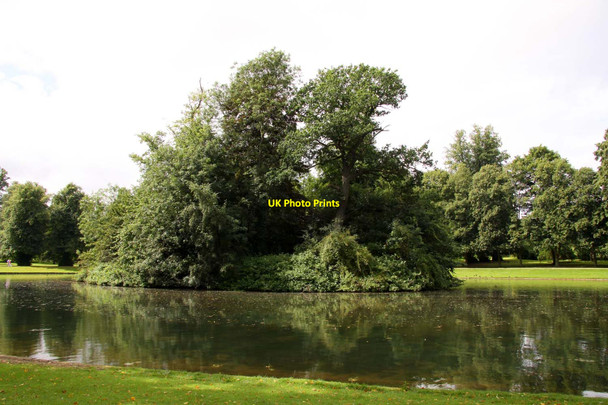 Photo 6"x4" The island in the Oval Lake Great Brington c2012