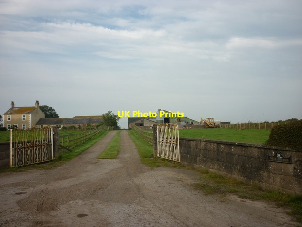Photo 6"x4" The entrance to North End Farm Cardurnock c2012