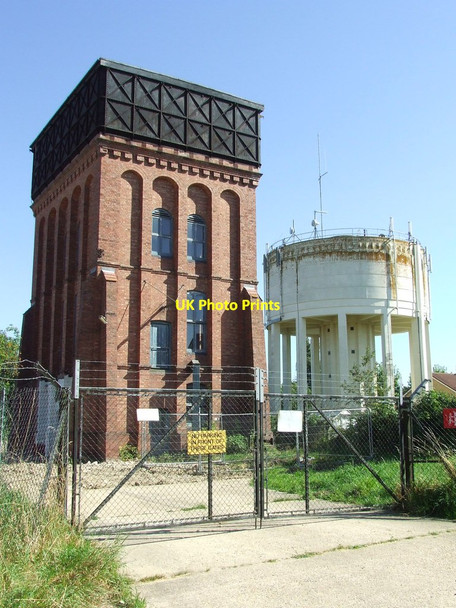 Photo 6"x4" Two Water Towers Diss c2012