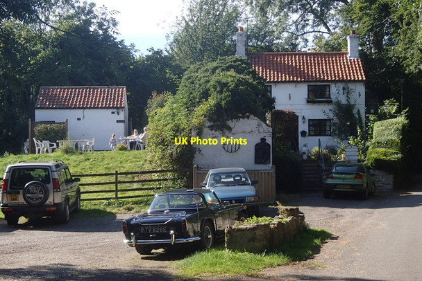 Photo 6"x4" The Beehive pub, Maplebeck Maplebeck c2012