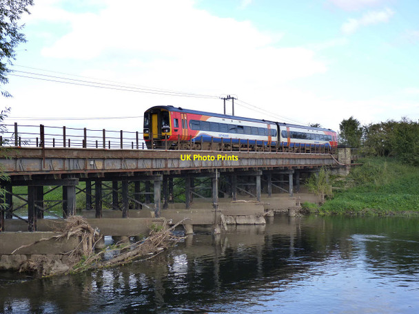 Photo 6"x4" Crossing the River Trent  Newark-on-Trent c2012