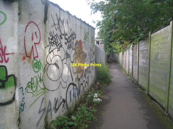 Photo 6"x4" Footpath in Cottingham Cottingham\/TA0432 c2012