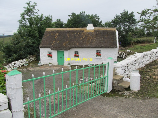 Photo 6"x4" Margaret Gallagher's Cottage at Mullylusty near Boho Boho c2012