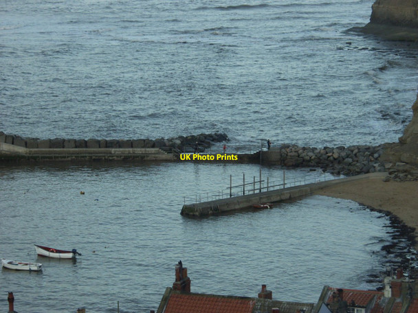 Photo 6"x4" Staithes Harbour Staithes c2012