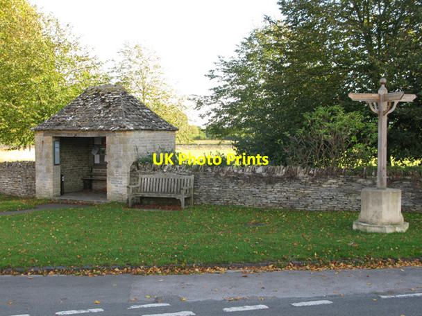 Photo 6"x4" Bus shelter and village sign, Filkins Filkins c2011