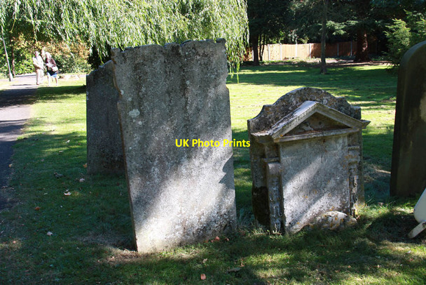 Photo 6"x4" St Mary Magdalene, Great Burstead - Churchyard Billericay c2012 P2