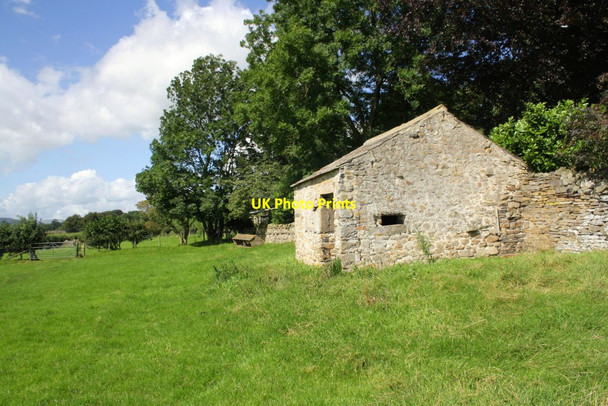 Photo 6"x4" Barn beside footpath from A6108 Harmby c2012
