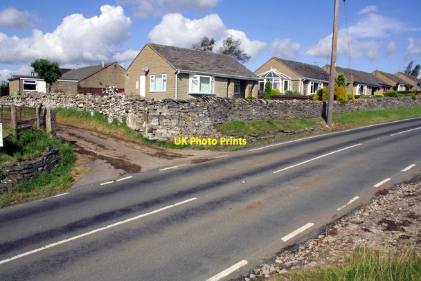 Photo 6"x4" A6108 at Park View bungalows Leyburn c2012