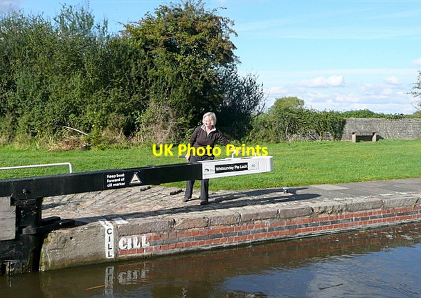 Photo 6"x4" Whitsunday Pie Lock Retford c2012