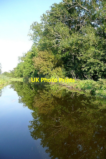 Photo 6"x4" Reflections on the canal Clayworth c2012