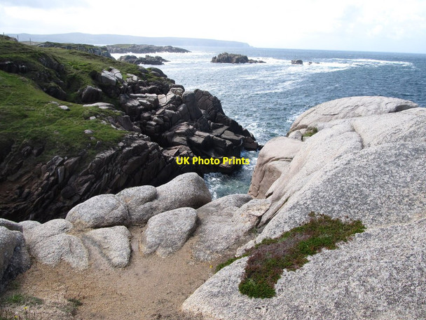 Photo 6"x4" A geo on the western coast of Cruit Island Kincaslough c2012