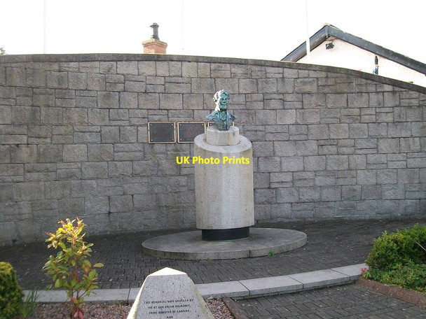 Photo 6"x4" Monument to Thomas D'Arcy McGee Carlingford c2012