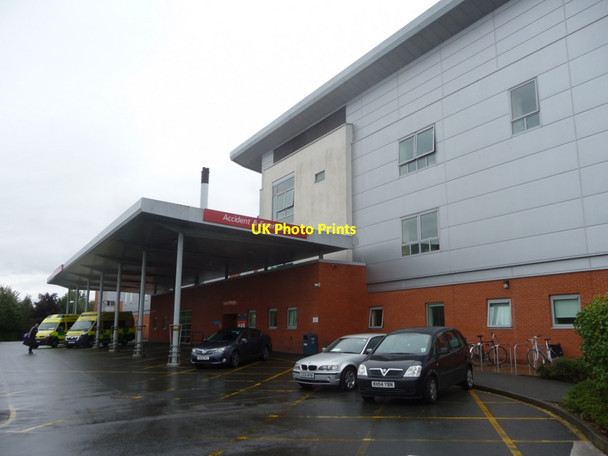 Photo 6"x4" Entrance to A & E Hereford County Hospital, Hereford Hereford c2012