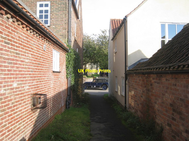 Photo 6"x4" Footpath to the church Bainton\/SE9652 c2012