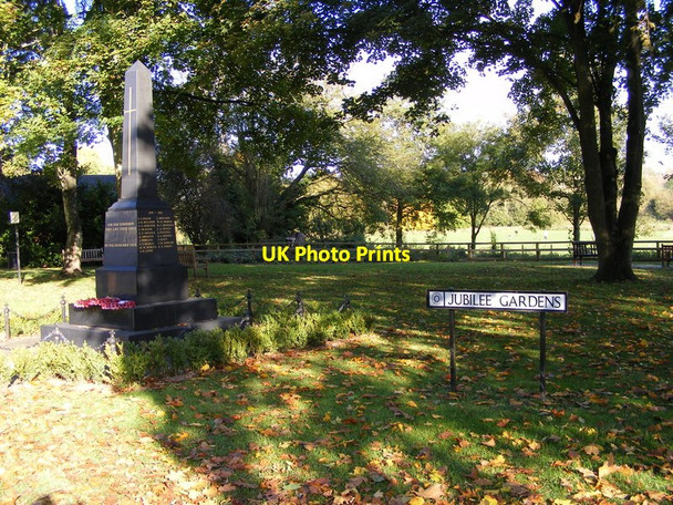 Photo 6"x4" Kinver Cenotaph Kinver c2012
