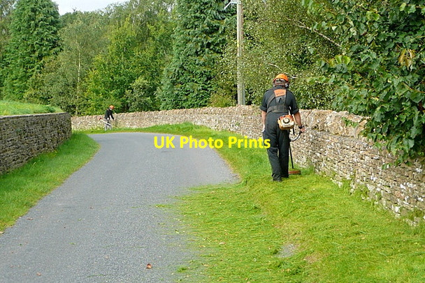 Photo 6"x4" Cutting the verges Farmington c2012