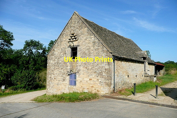 Photo 6"x4" Barn at Tangley Farm Fifield\/SP2418 c2012