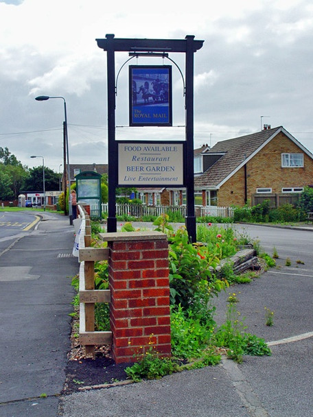 Photo 6"x4" The Royal Mail, pub sign Hedon c2008