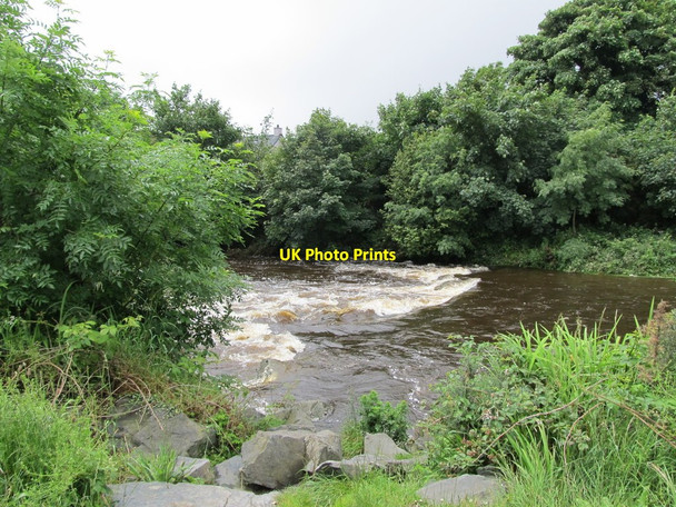 Photo 6"x4" A weir on the swollen Shimna at Islands Park Newcastle\/J3732 c2012