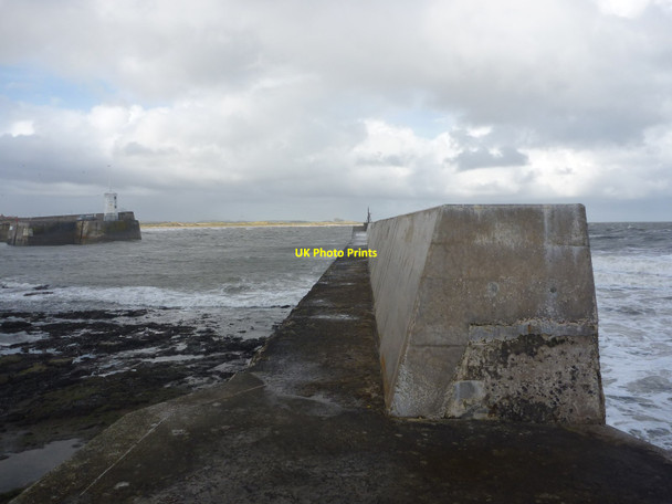 Photo 6"x4" Coastal Northumberland : halfway Along The Eastern Breakwater at Seahouses Harbour Seahouses c2012