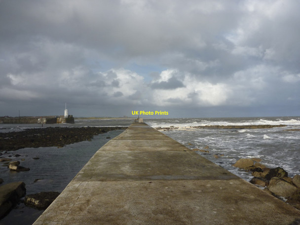 Photo 6"x4" Coastal Northumberland : On The Eastern Breakwater At Seahouses Seahouses c2012