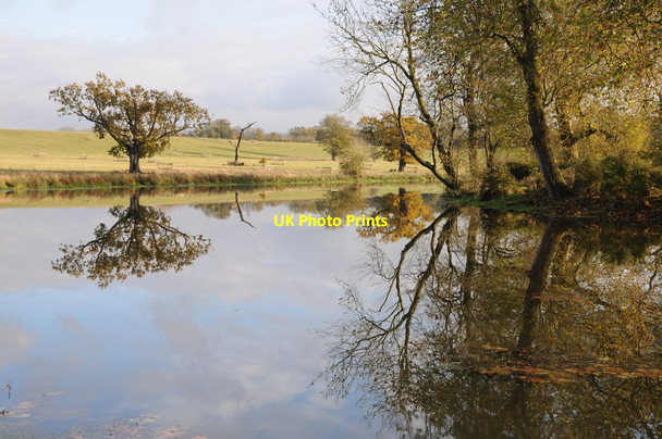 Photo 6"x4" Reflections in Croome River Dunstall Common c2012