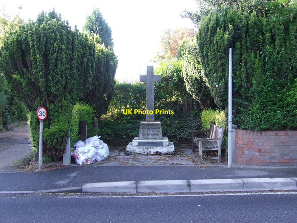 Photo 6"x4" War Memorial Sturmer c2012