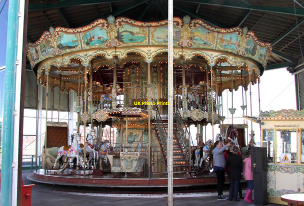 Photo 6"x4" Carousel on the North Pier Blackpool\/SD3136 c2012