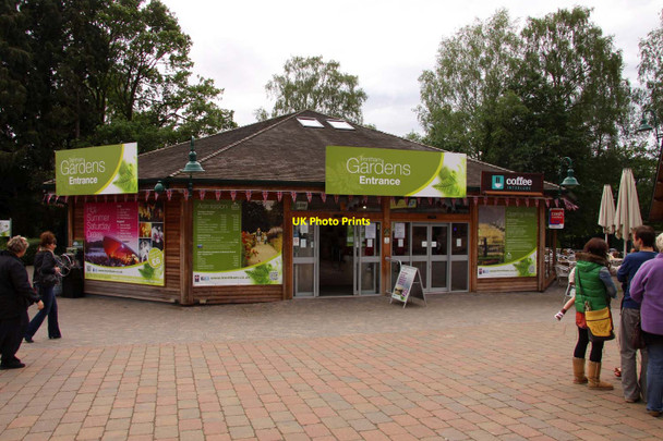 Photo 6"x4" The entrance to Trentham Gardens Knowl Wall c2012