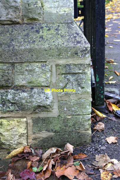 Photo 6"x4" Benchmark on gatepost at entrance to Wolvercote Cemetery Cutteslowe c2012