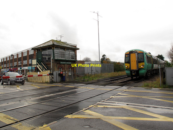 Photo 6"x4" Polegate station - level crossing Polegate c2012