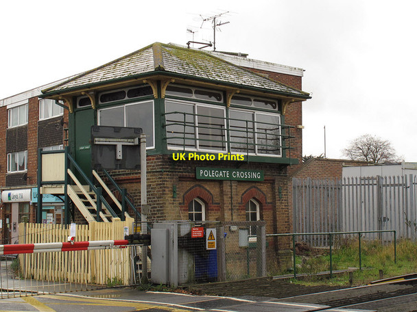 Photo 6"x4" Polegate Crossing signal box Polegate c2012