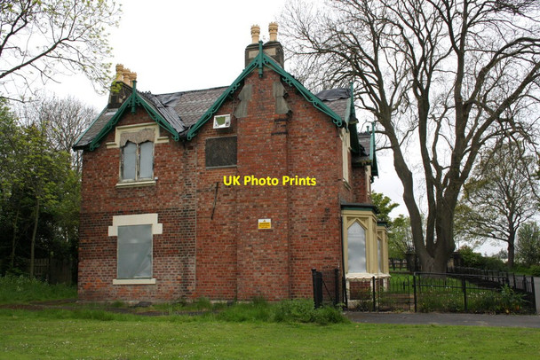 Photo 6"x4" Leazes Park Lodge Newcastle upon Tyne c2012