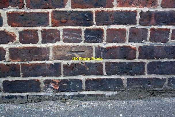 Photo 6"x4" Benchmark on #31 Commercial Street Harrogate c2012