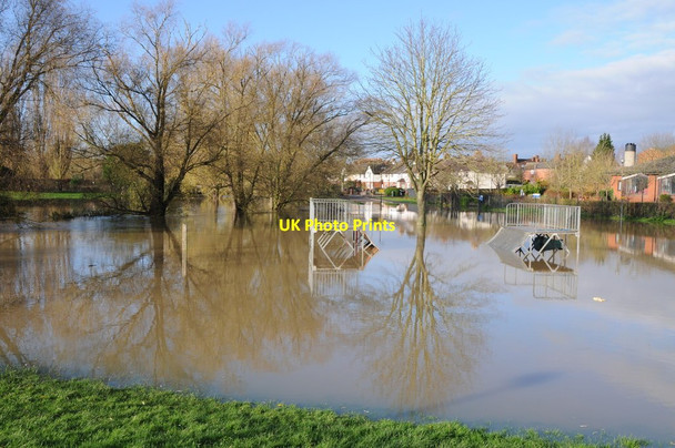 Photo 6"x4" Flooded River Swilgate Tewkesbury c2012