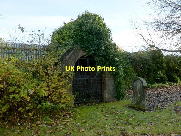 Photo 6"x4" Mausoleum of the Martins of Auchendennan Alexandria c2012