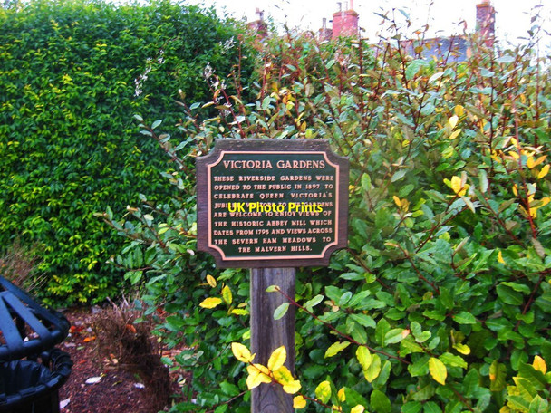 Photo 6"x4" Victoria Gardens sign, Tewkesbury Tewkesbury c2012