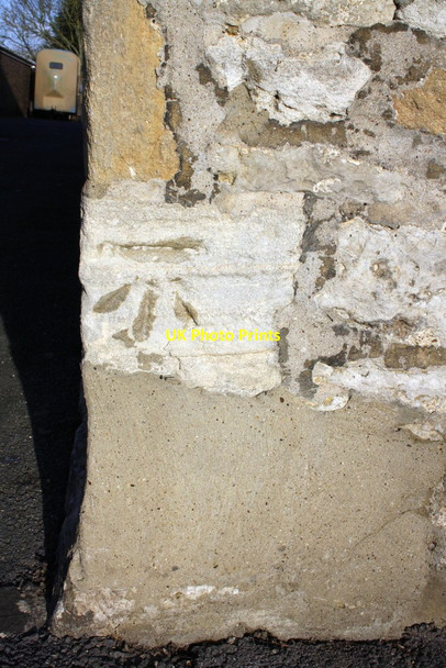 Photo 6"x4" Benchmark on The White Hart public house Wolvercote c2012